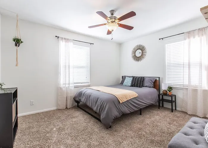 3 Bedrooms House In Waldo Kansas City