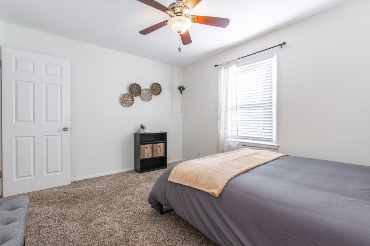 3 Bedrooms House In Waldo Kansas Villa