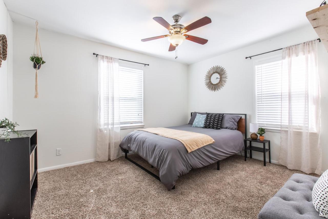 3 Bedrooms House In Waldo Kansas Villa Kansas City
