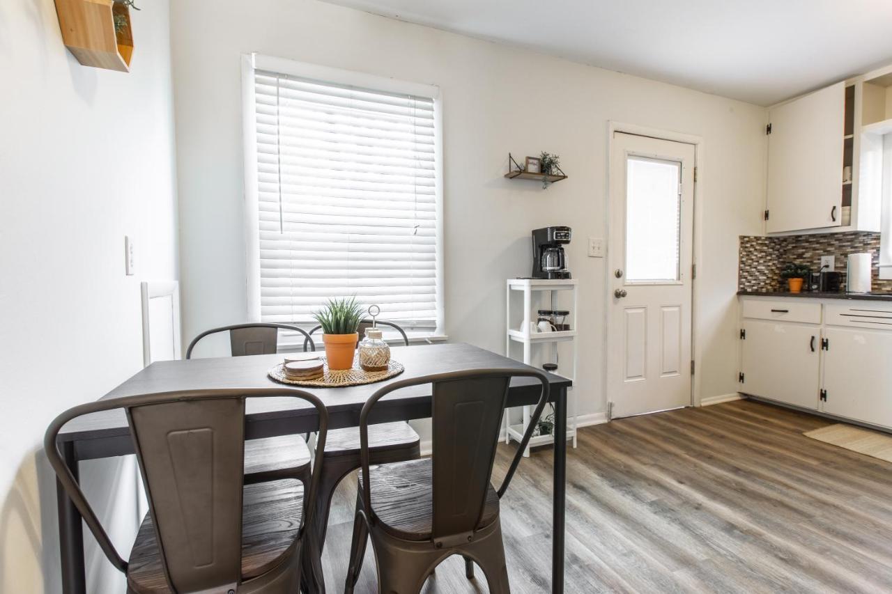 3 Bedrooms House In Waldo Kansas Kansas City