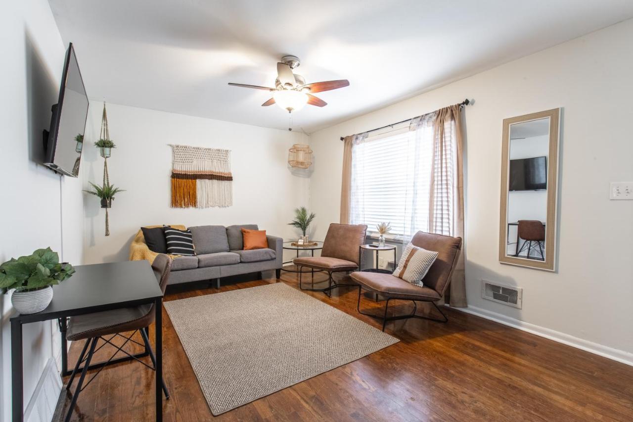 3 Bedrooms House In Waldo Kansas Villa Kansas City