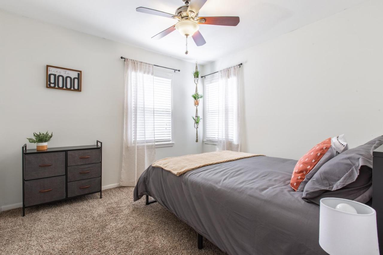 Villa 3 Bedrooms House In Waldo Kansas