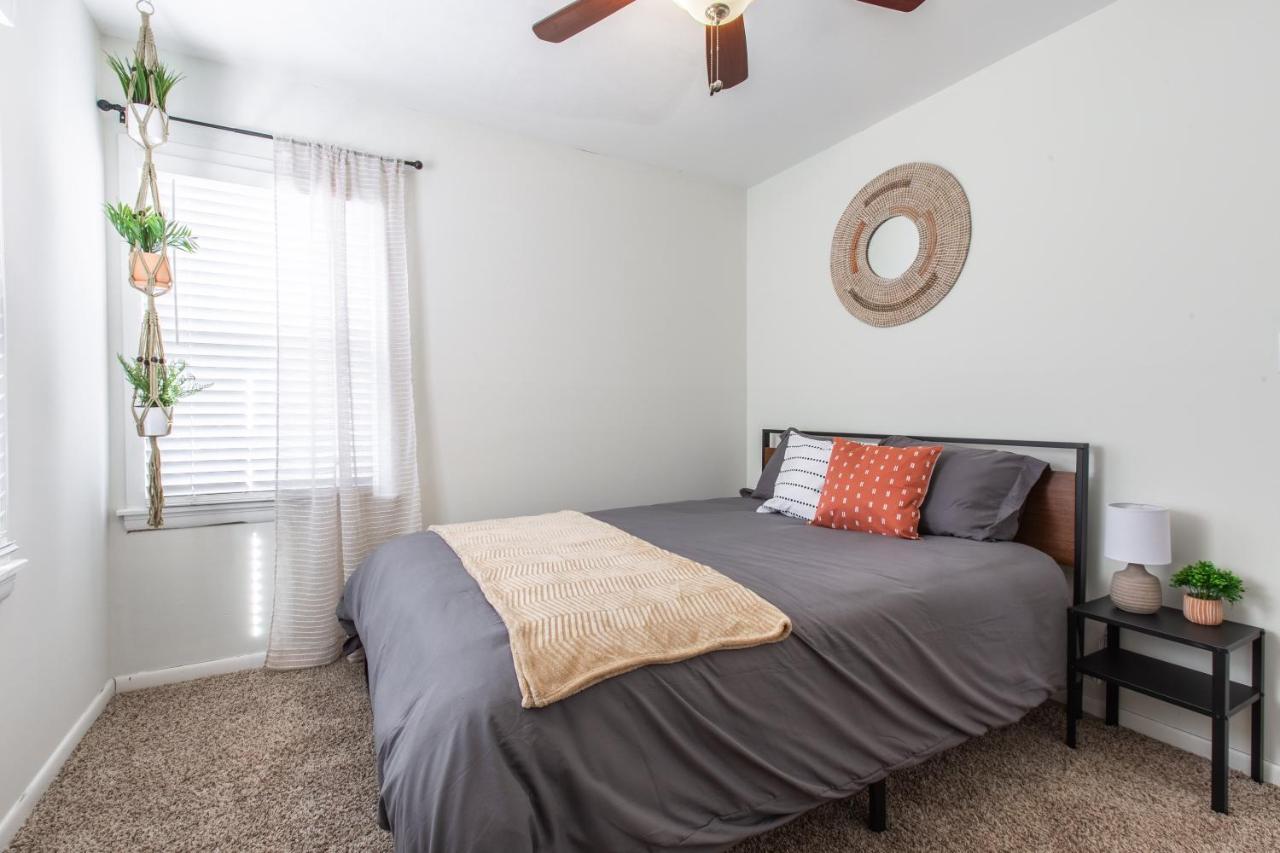 3 Bedrooms House In Waldo Kansas * Kansas City
