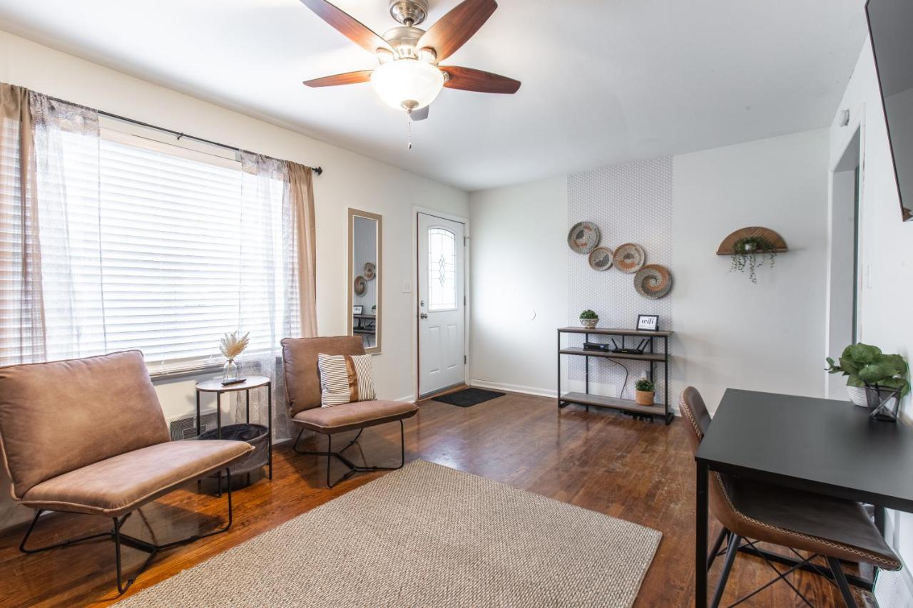 3 Bedrooms House In Waldo Kansas *